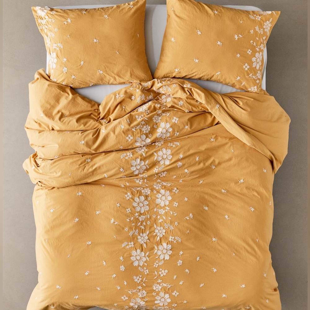 Samantha embroidered duvet